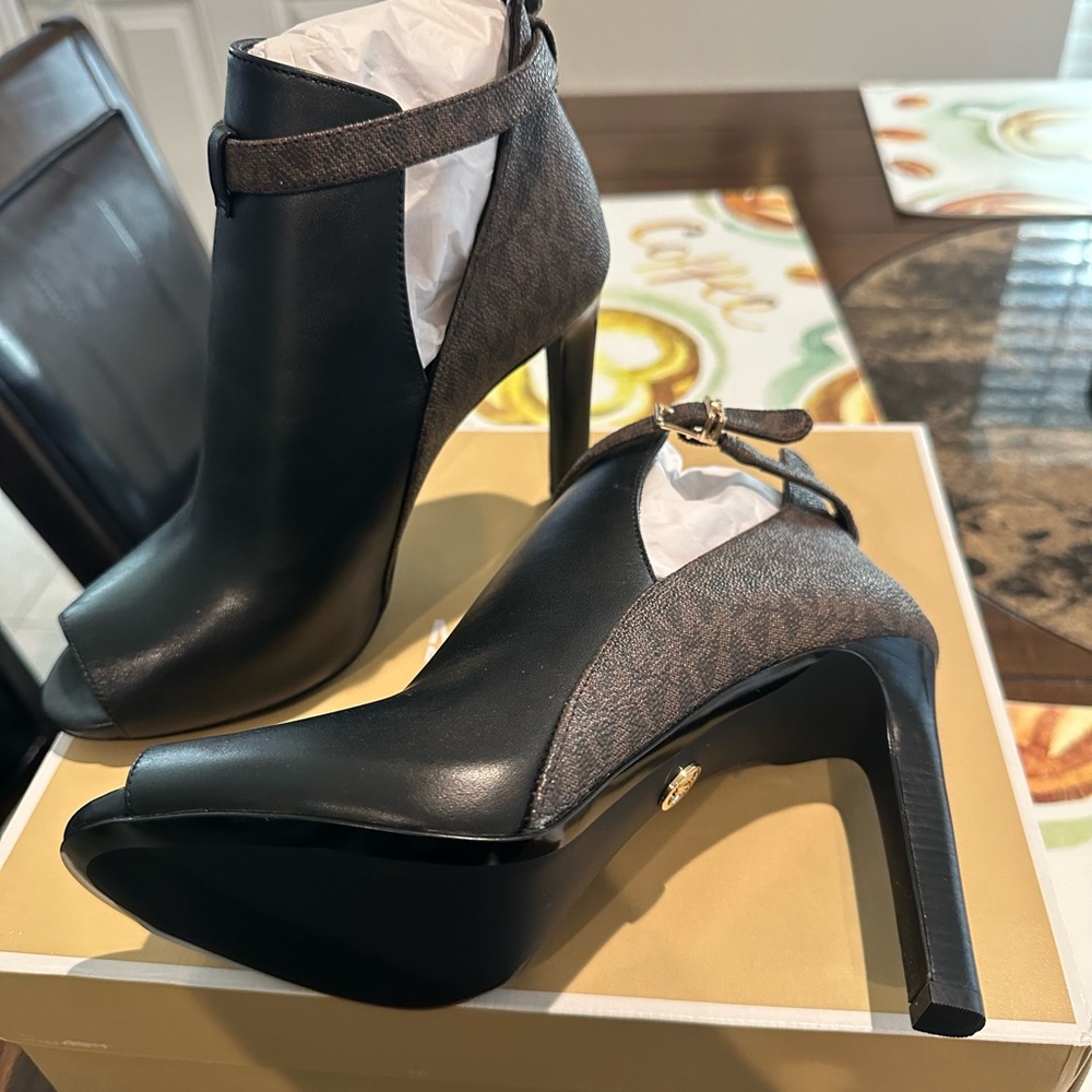 NWT Michael Kors heel booties!!